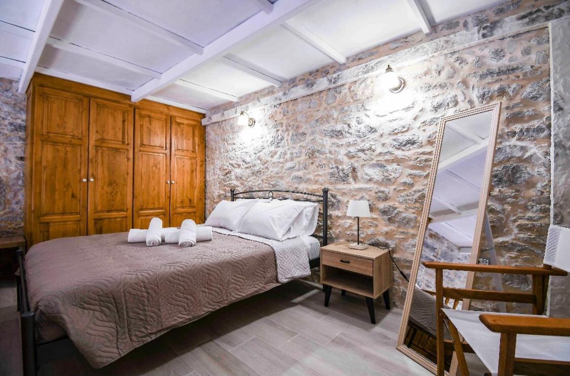 Stone Living Symi Central Apartments Ngoại thất bức ảnh