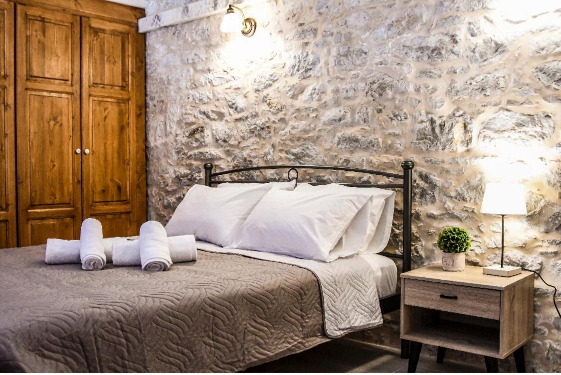 Stone Living Symi Central Apartments Ngoại thất bức ảnh
