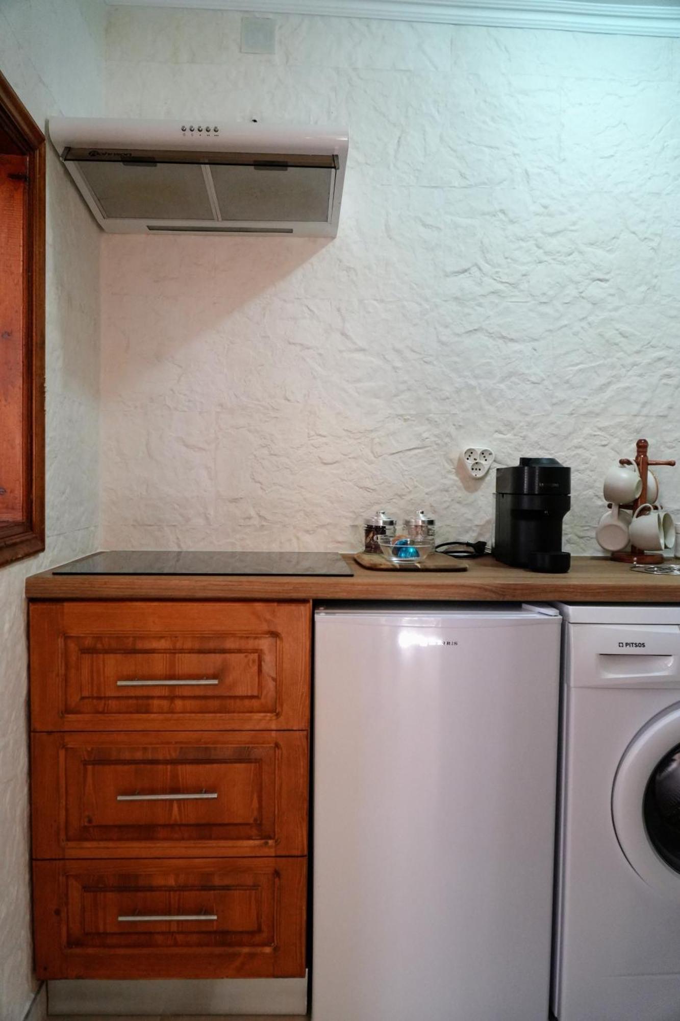 Stone Living Symi Central Apartments Ngoại thất bức ảnh