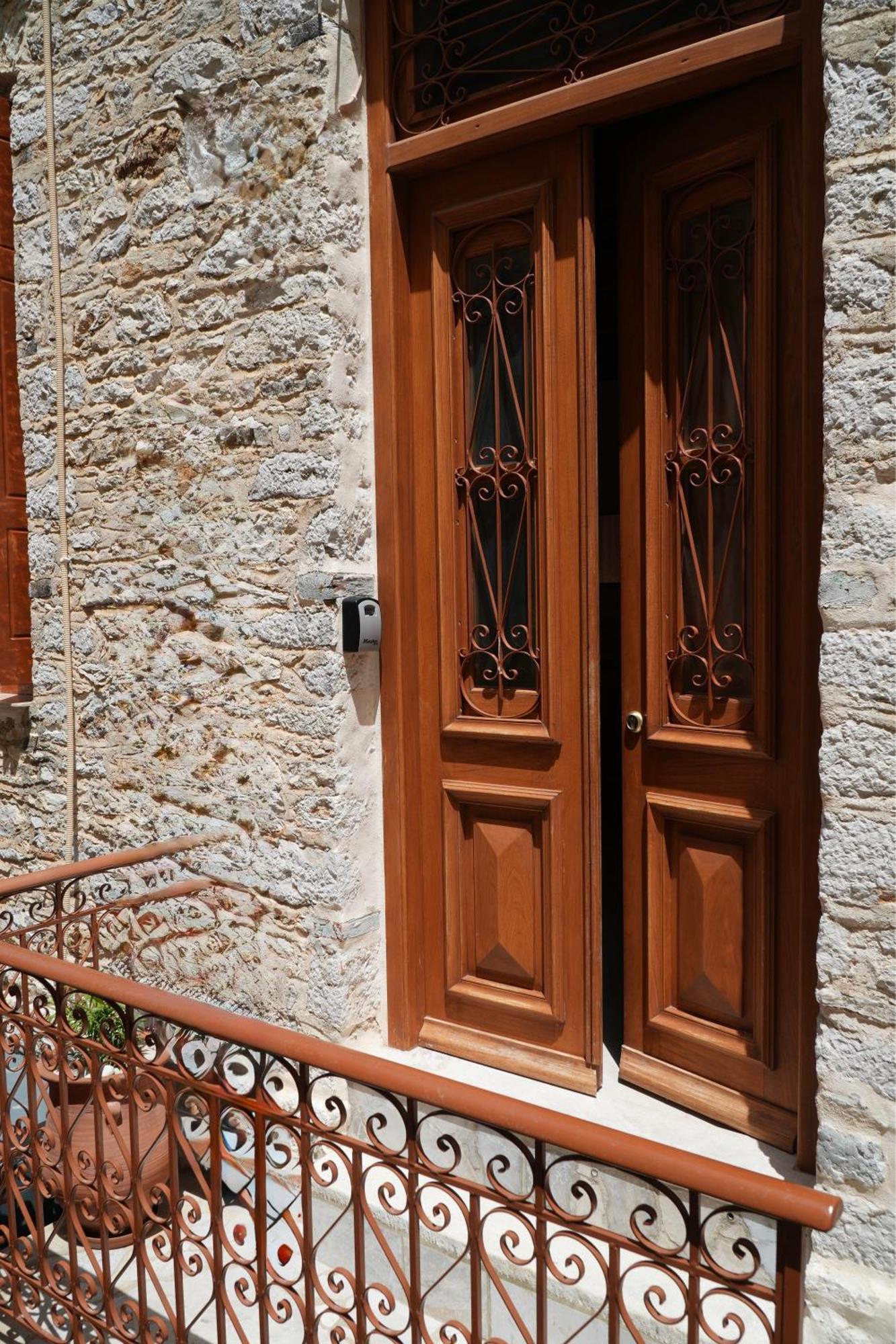 Stone Living Symi Central Apartments Ngoại thất bức ảnh