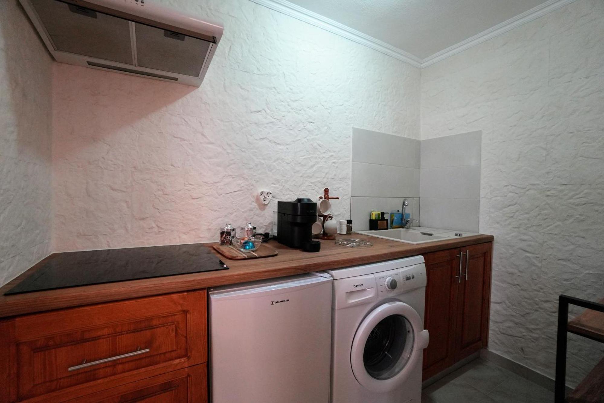 Stone Living Symi Central Apartments Ngoại thất bức ảnh